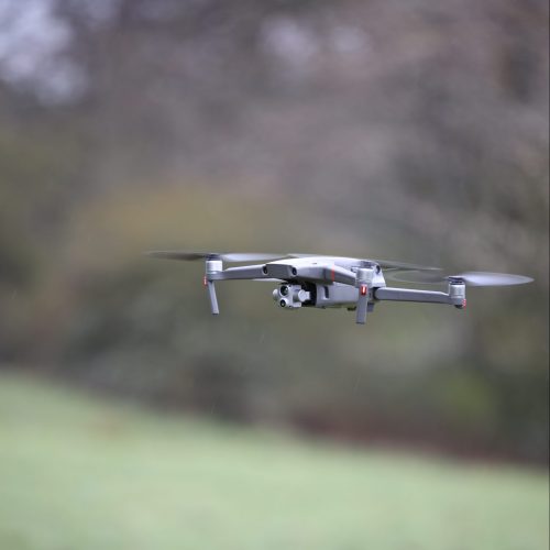 DJI Advanced Drohne mit Wärmebildkamera für Jagd und Kitrzettung