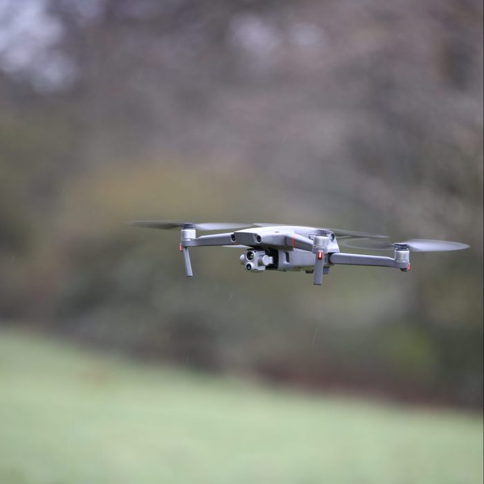 DJI Advanced Drohne mit Wärmebildkamera für Jagd und Kitrzettung