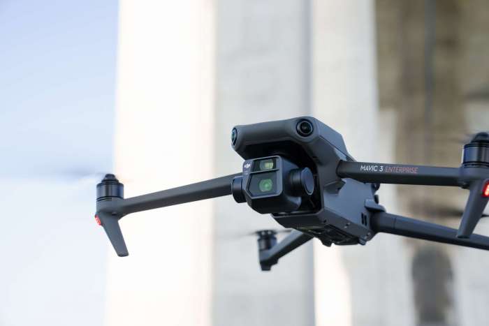 DJI Mavic 3E Drohne für Inspektion und Vermessung mit RTK Modul